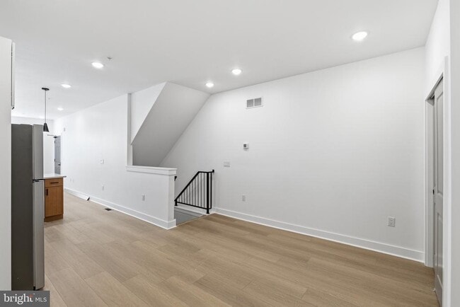 Photo - 2310 N Sydenham St Unidad 1