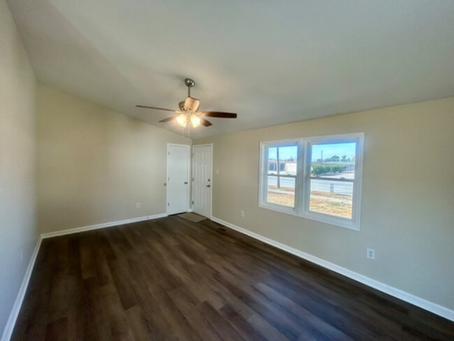 Photo - 403 S Market St