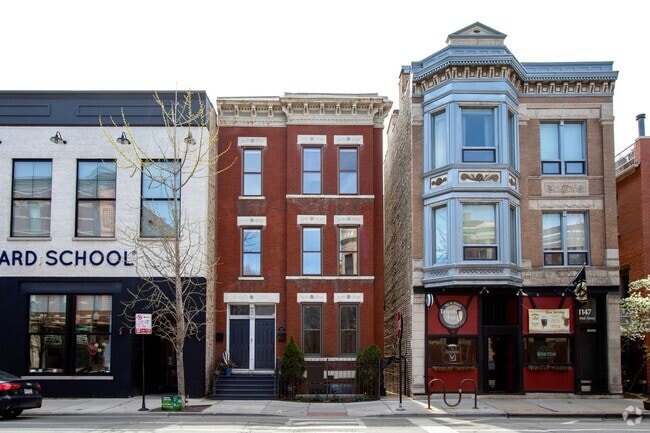 Building Photo - 1143 W Armitage Ave Rental