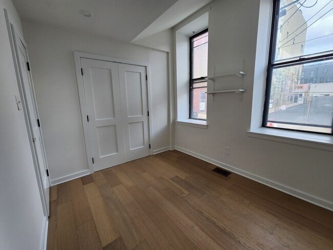 Photo - Spacious 2 bedroom unit in a great area in Graduate hospital Unit 1F/A