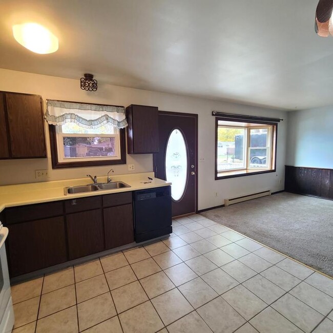 Photo - 912 East Ave