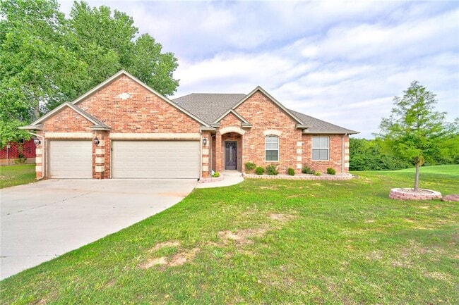 Building Photo - 2023 Westbury Dr