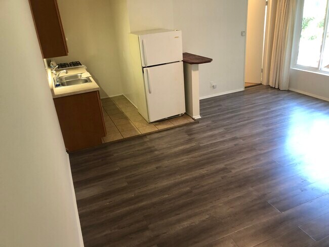 Photo - 11124 Venice Blvd