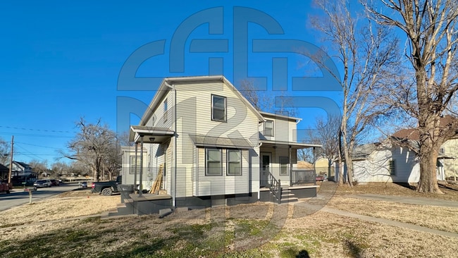 Photo - 130 W 10th St