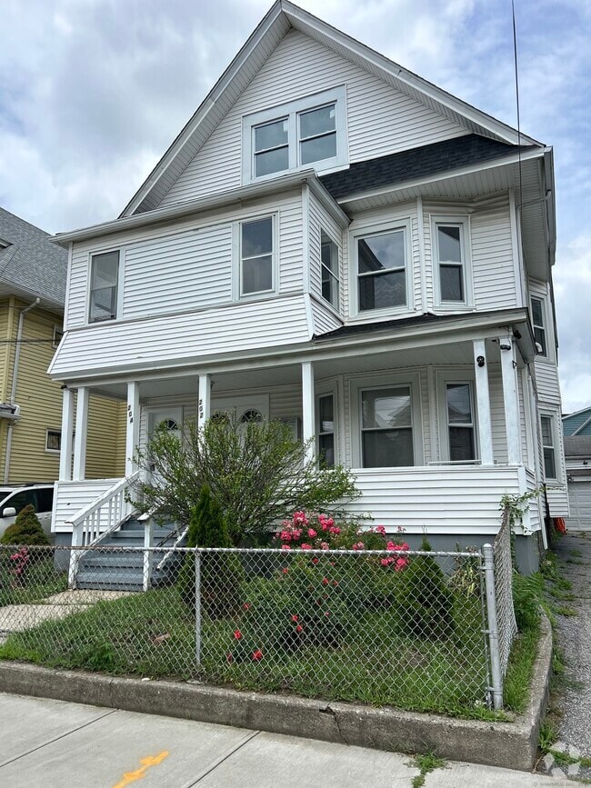 Building Photo - 202 Parrott Ave Rental