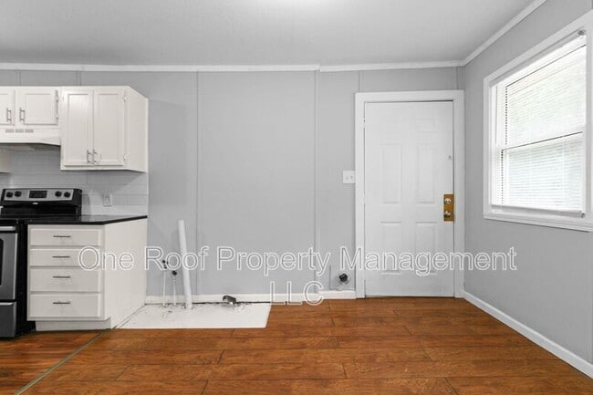 Photo - 937 Metropolitan Ave