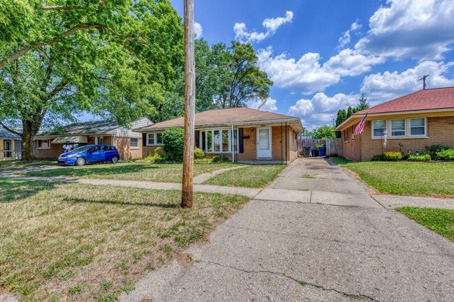 Photo - 3205 Menominee Ave