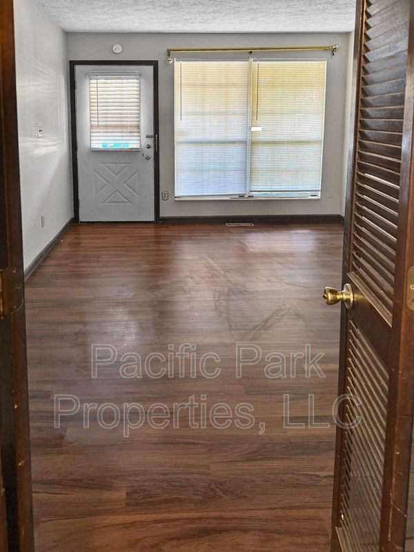 Photo - 3232 Milford Rd