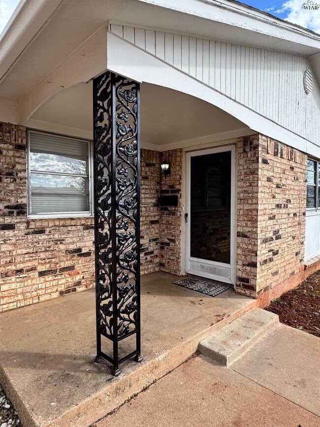 Photo - 4035 Hooper Dr