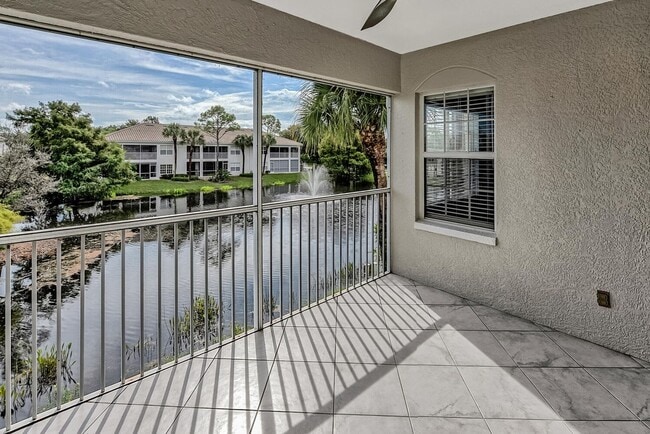 Building Photo - 2 BEDROOM CONDO AVAILABLE ASAP IN CALUSA BAY!!!