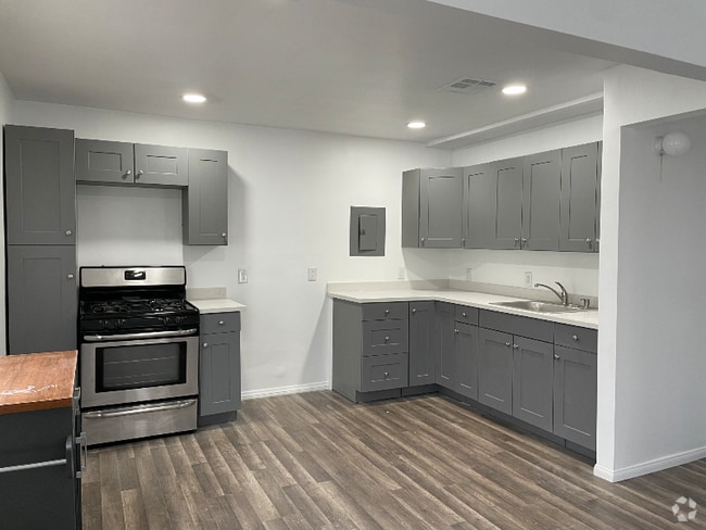 Building Photo - 1956 N Parish Pl Rental