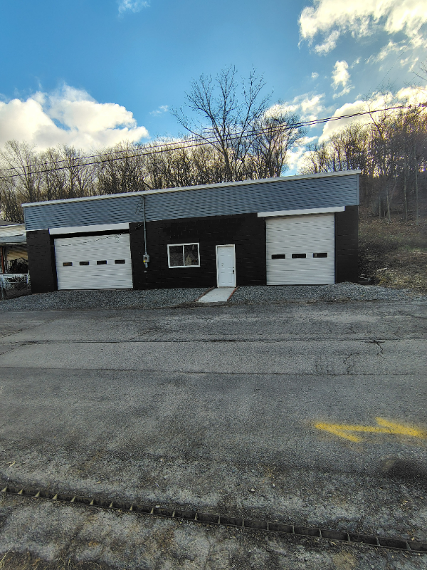 Building Photo - 503 Pine Ave Rental