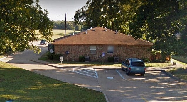 Photo - 902 Dallas St