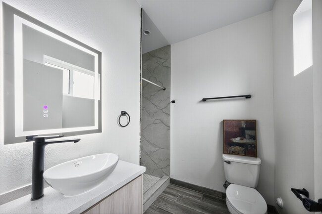 Photo - 1223 W 37th Dr