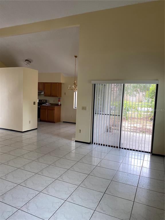 7415 Radiant Cir