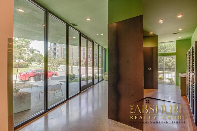 Photo - 600 S Duke St