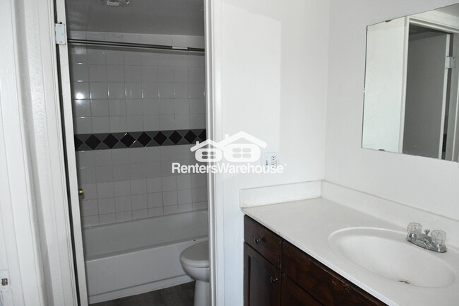 Photo - 1733 E Cambridge Ave
