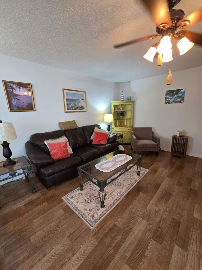 Building Photo - 357 Markham P Unit 357