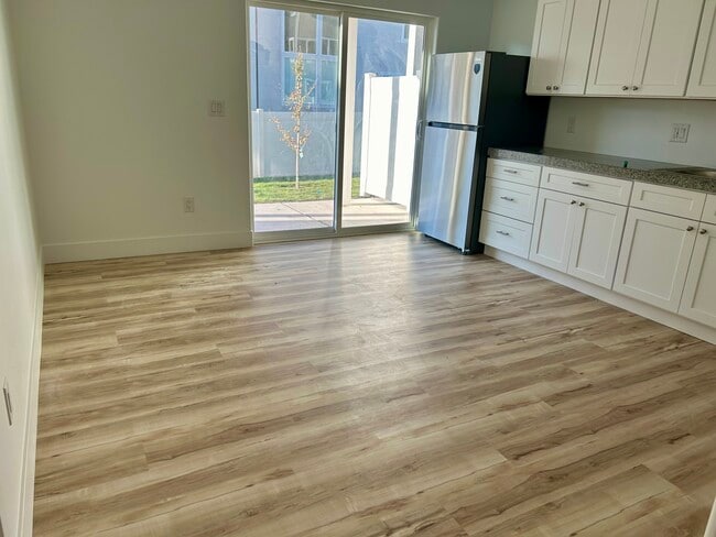 Photo - 1313 W Caine Dr