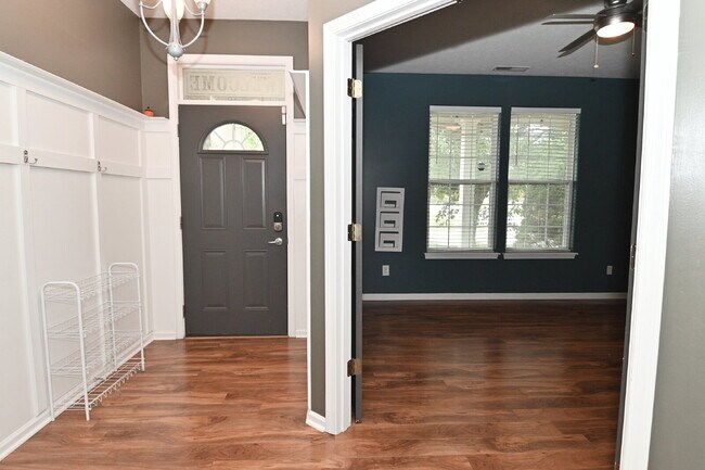 Spacious 4-Bedroom Haven with 2.5 Baths and Nearly 3,000 Sq Ft of Comfort in Indianapolis!