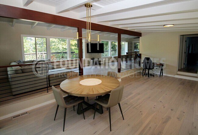 Photo - Modern Mill Valley Retreat - Washer/Dryer - Hiking - FOUNDATION