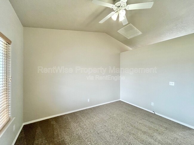 Photo - 668 N Quarter Moon Ave