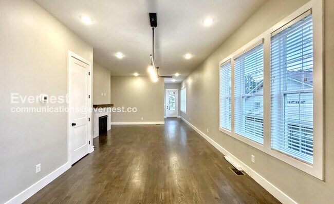 Photo - 1705 Cass St