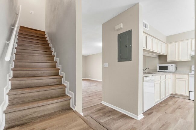 Photo - Beautiful Temple Terrace Townhome!