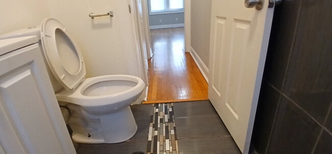 Photo - 1136 W 84th St Unidad 1136 W 84th Street