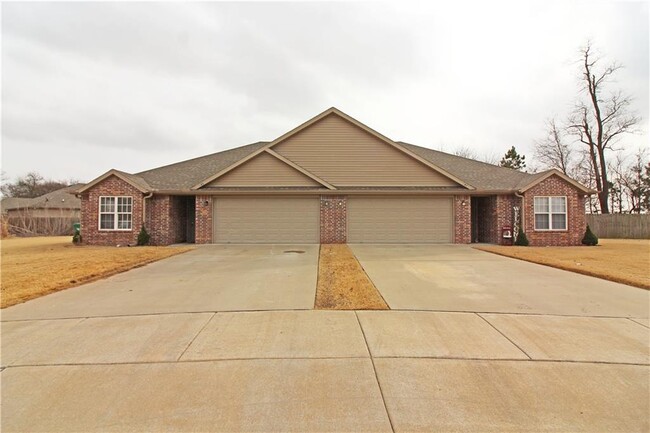 Photo - 243 Sage St Townhome