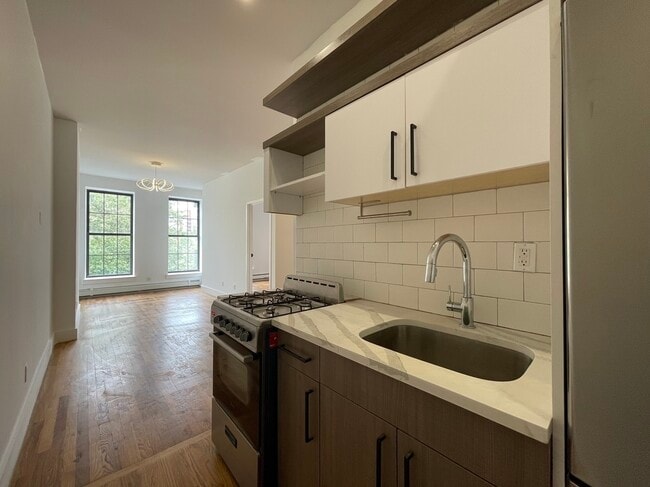 1084 Bedford Ave Unit 2A