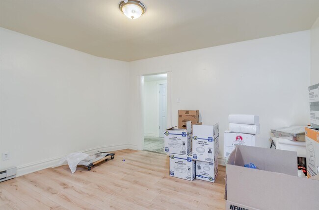 Photo - 6A Rose Ave Unit 2R