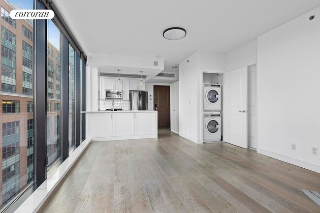 Photo - 41-26 27th St