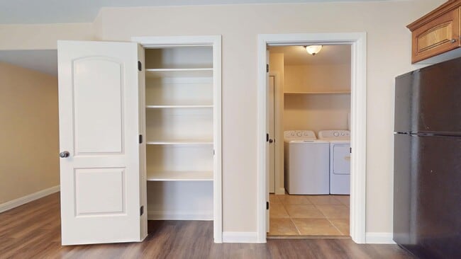 Photo - 370 W 1425 N