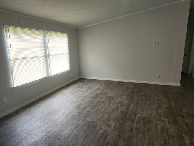 Photo - 76 Thompson Cir