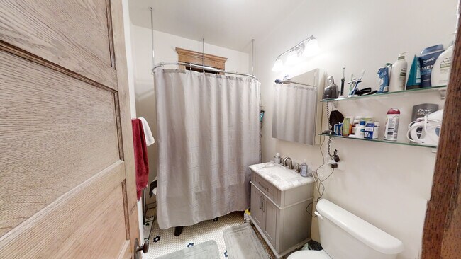 Photo - 1224 W Eddy St