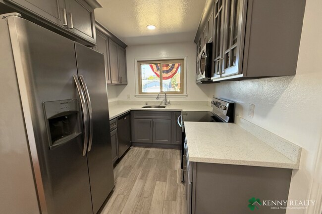 Photo - Large 4 Bedroom, 2 Bathroom Home with 2 Car Garage