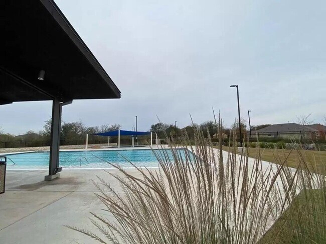 Photo - 266 Silver Glen Dr