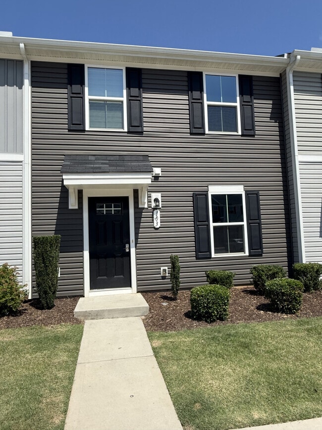 Building Photo - 103 Fernside Ct
