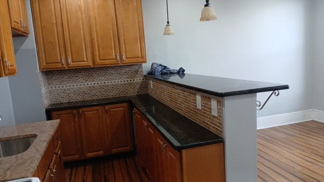 Building Photo - 342-352 S 52nd St