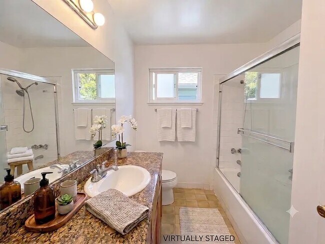 Photo - 2015 Hearst Ave Unit 3