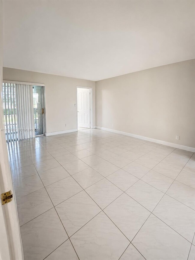 Photo - 3591 Inverrary Dr Unit 104