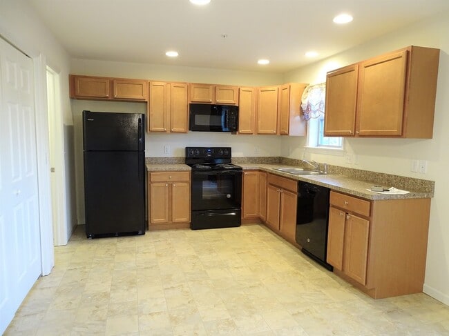 Photo - 346 Alexandria Ct