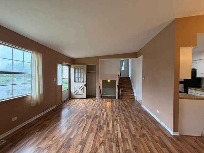 Photo - 301 Cherrywood Ct