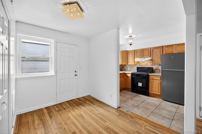 Photo - 2112 Lacombe Ave