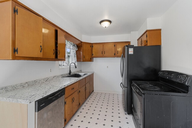 Photo - 18 John Collins Cir