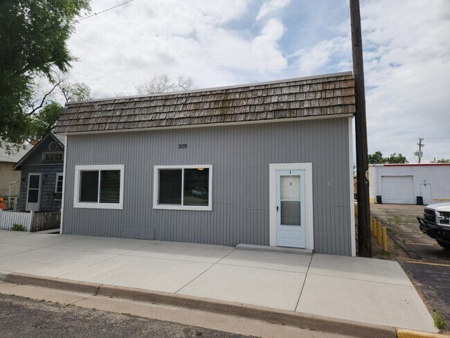 Building Photo - 309 Marion Ave Rental