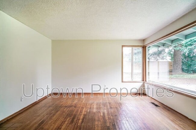 Photo - 9370 SW Killarney Ln