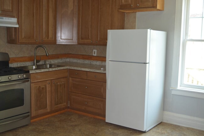 Building Photo - 932 Sunset Ave Unit 1