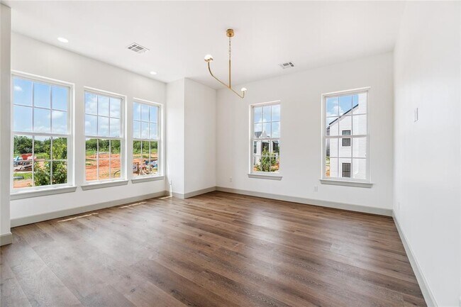 Photo - 18853 Selah Wy Unit B
